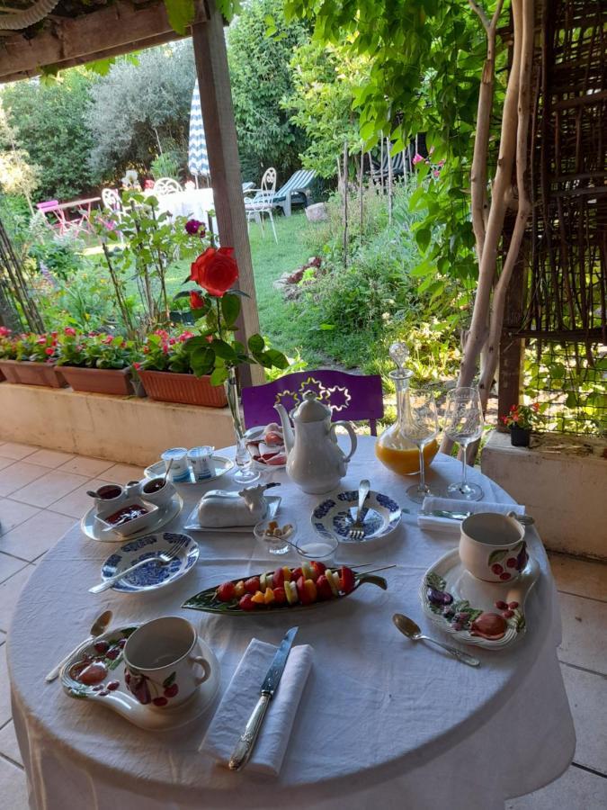 Aux Glycines Bed and Breakfast Marcilly-Ogny Εξωτερικό φωτογραφία