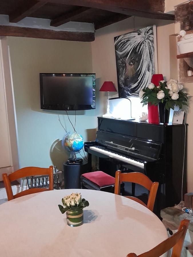 Aux Glycines Bed and Breakfast Marcilly-Ogny Εξωτερικό φωτογραφία